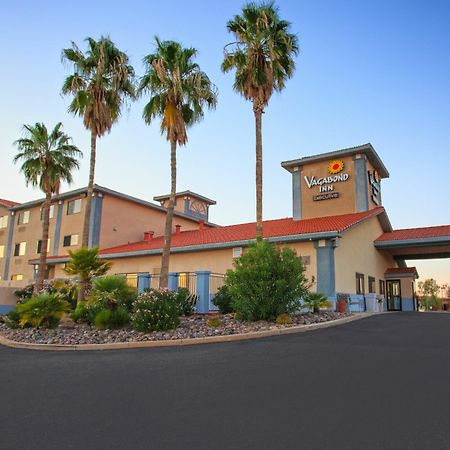 Vagabond Inn Executive Green Valley Exterior photo